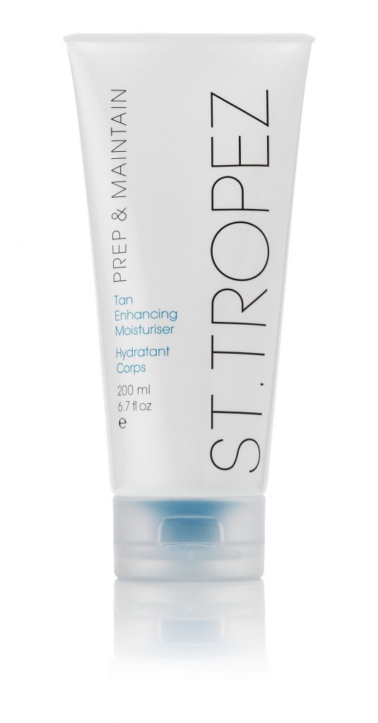 St.Tropez Prep Maintain Tan Enhancing Moisturiser Hydrant Corps was found in A-list makeup artists' kits to help keep skin glowing with health on the red carpet. 