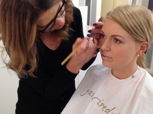 Jane Iredale Partners with Beauty College