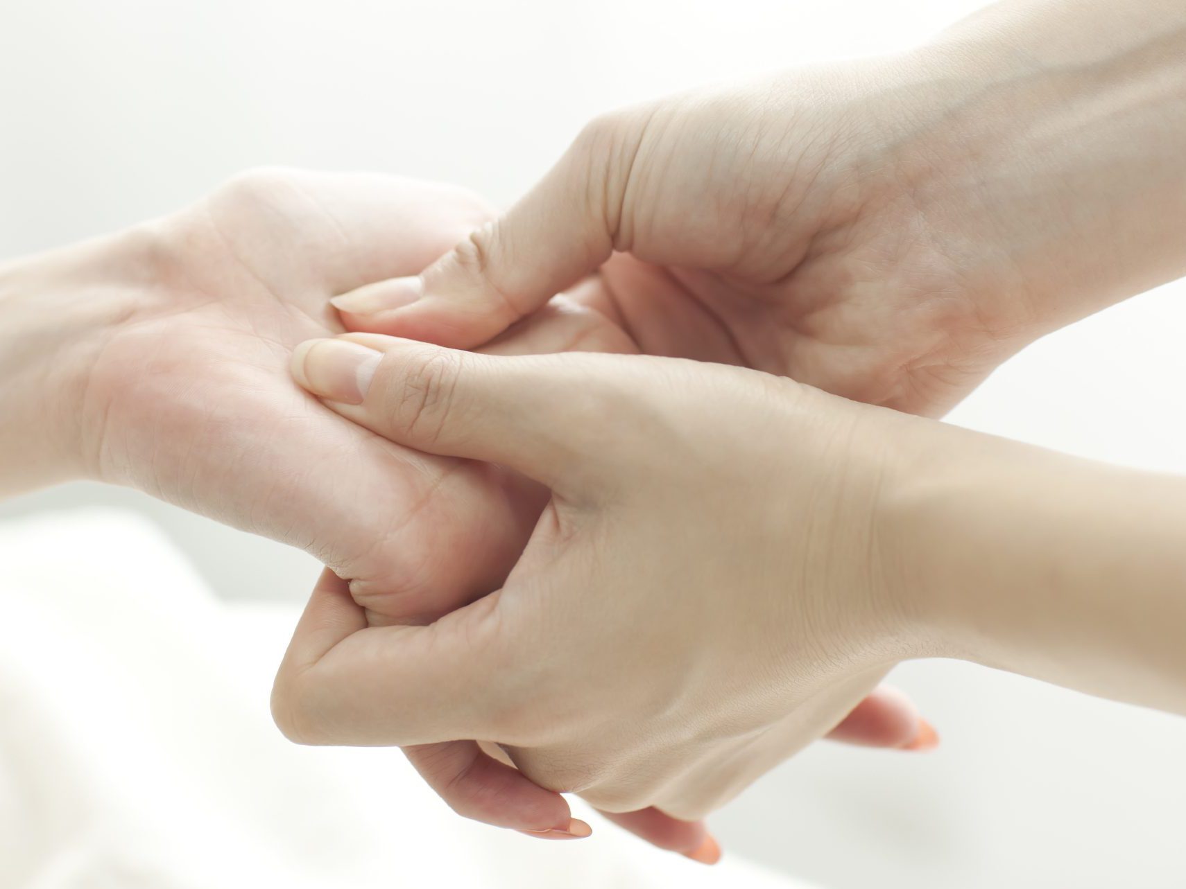 How To Give The Perfect Hand And Arm Massage