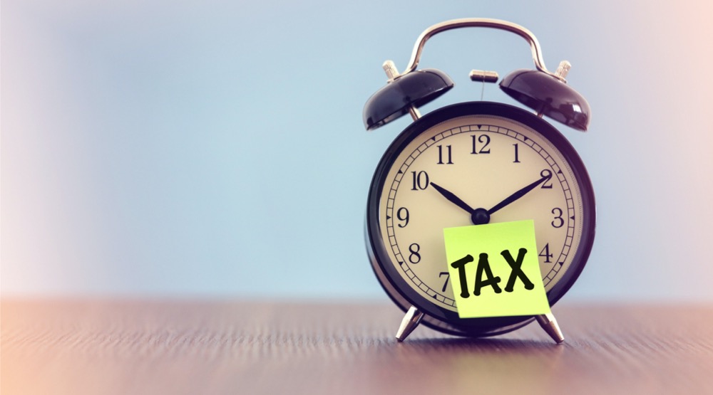 Experts warn against filing an early tax return