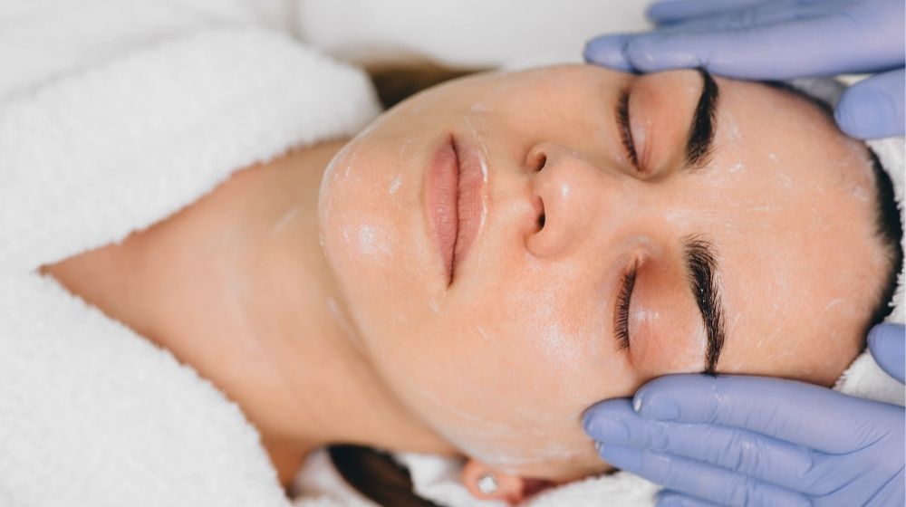 Exfoliation is a key component of most facial treatments making exfoliation backlash a hurdle to treatment.