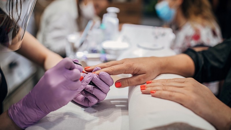 How Pro Nail Technicians Are Rising Against Non-Standard Salons