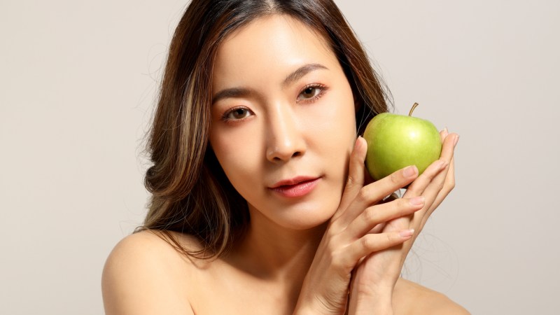 Ingredient Spotlight: How Apple Stem Cells Work to Slow Signs of Ageing