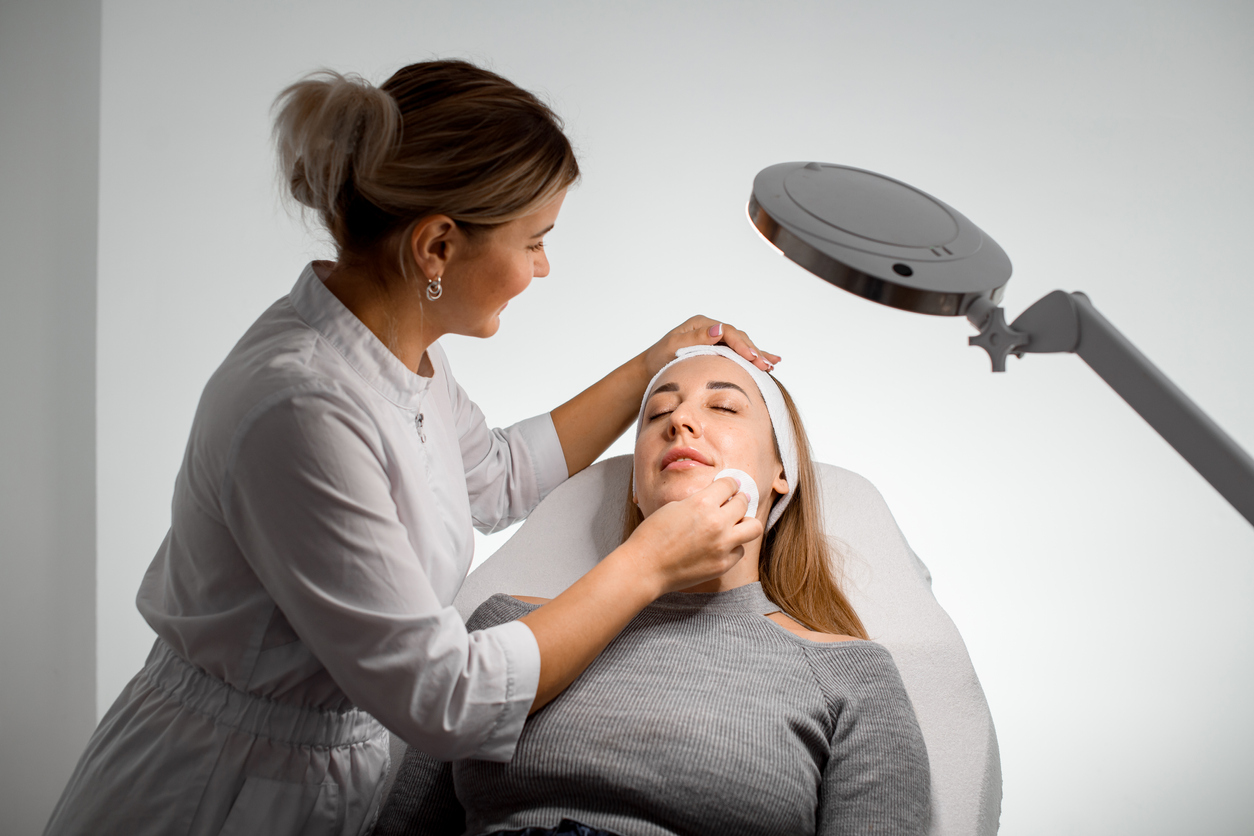 Can Beauty Therapists Flag Potential Skin Cancers During a Facial?